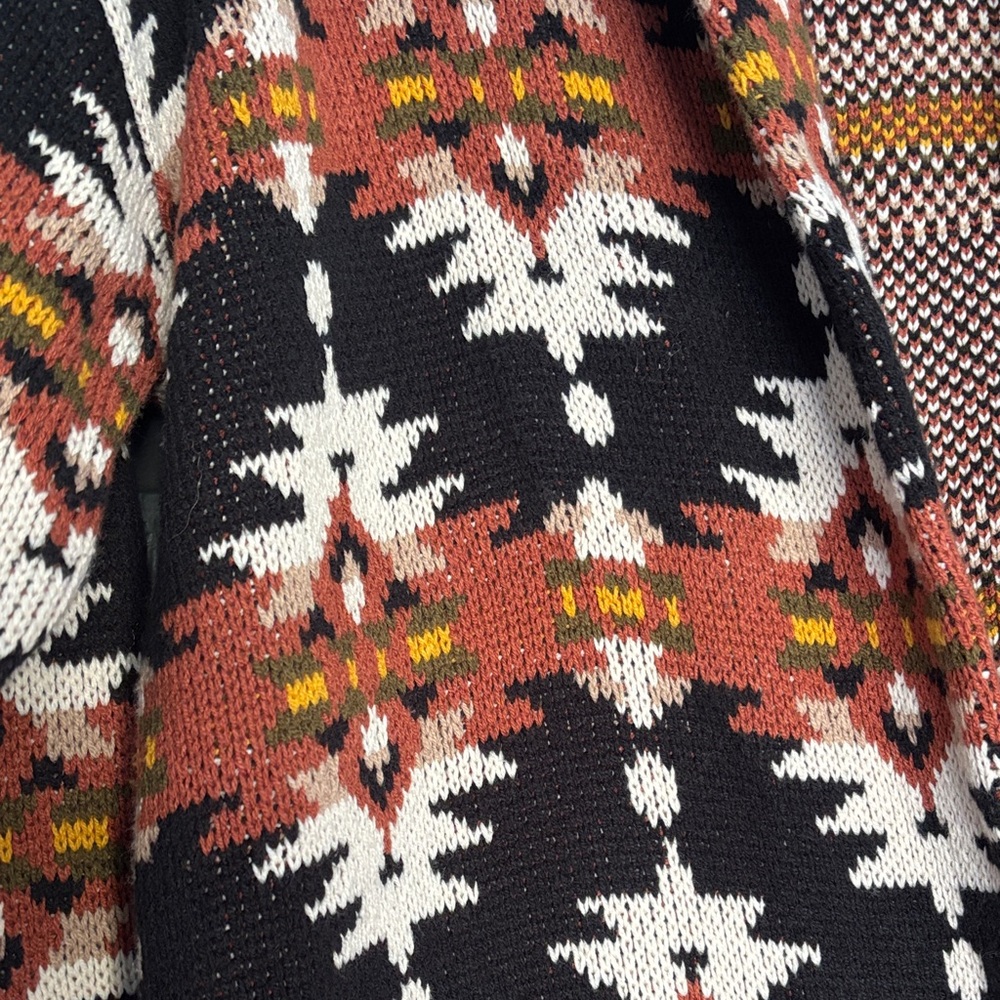 Women’s Multicolor Patterned Sweater - Picture 3 of 5